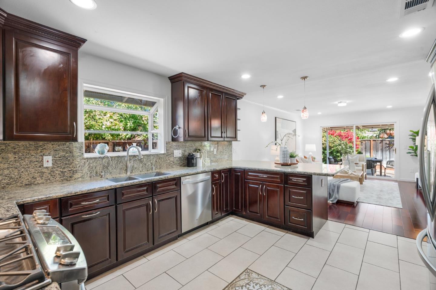 Detail Gallery Image 14 of 32 For 689 Springwood Dr, San Jose,  CA 95129 - 4 Beds | 2 Baths