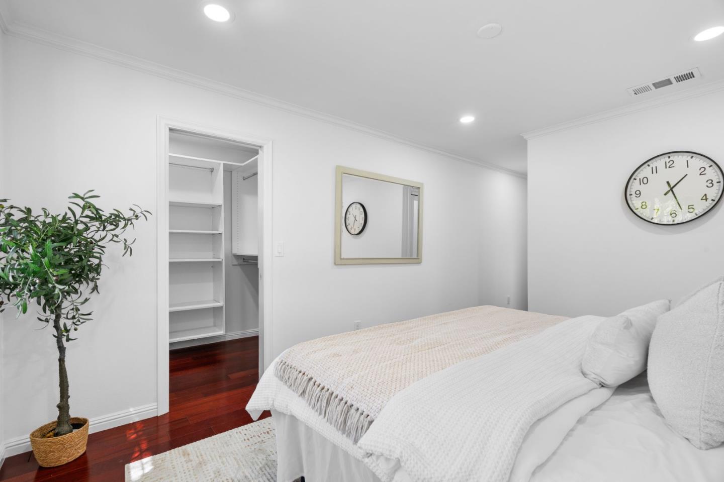 Detail Gallery Image 19 of 32 For 689 Springwood Dr, San Jose,  CA 95129 - 4 Beds | 2 Baths