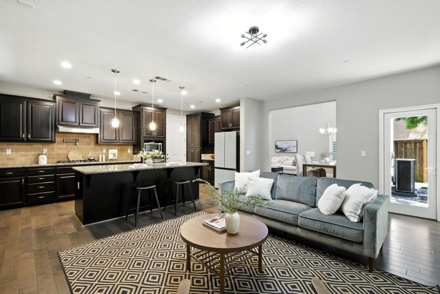 Detail Gallery Image 10 of 32 For 830 Skycrest Dr, San Bruno,  CA 94066 - 4 Beds | 3 Baths