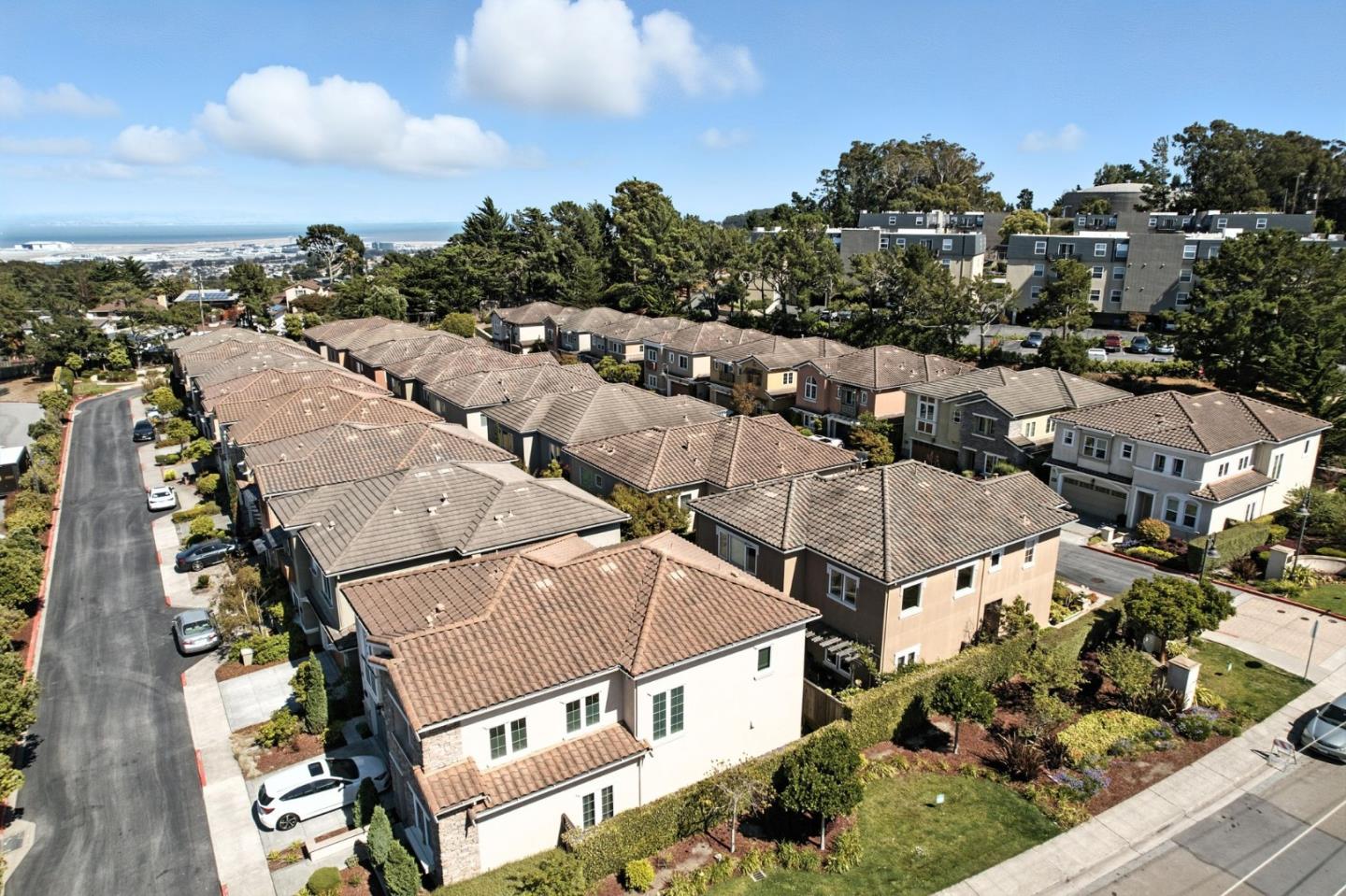 Detail Gallery Image 32 of 32 For 830 Skycrest Dr, San Bruno,  CA 94066 - 4 Beds | 3 Baths