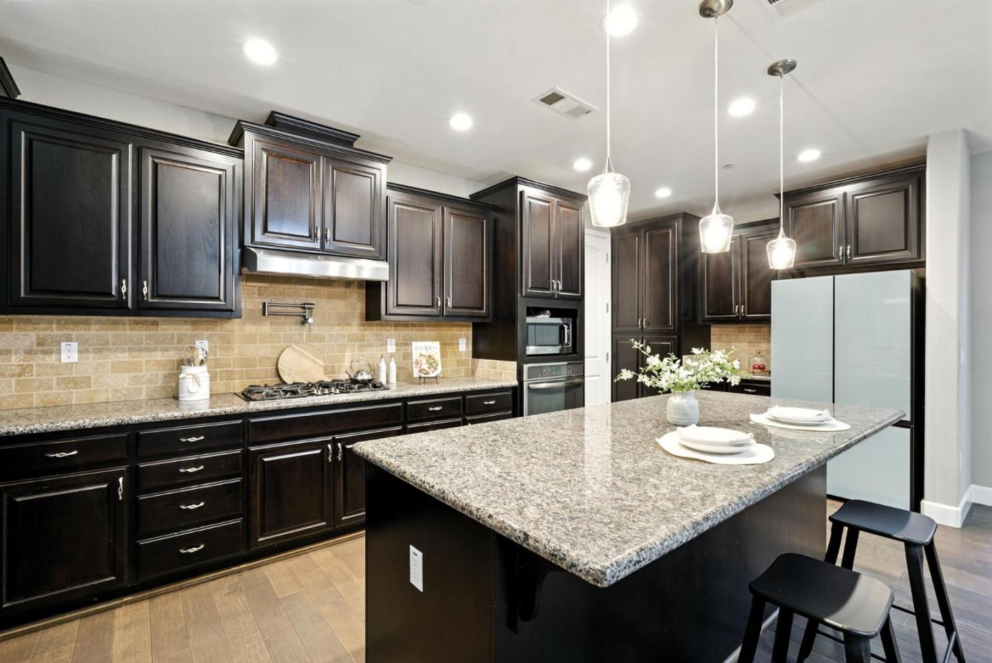 Detail Gallery Image 9 of 32 For 830 Skycrest Dr, San Bruno,  CA 94066 - 4 Beds | 3 Baths