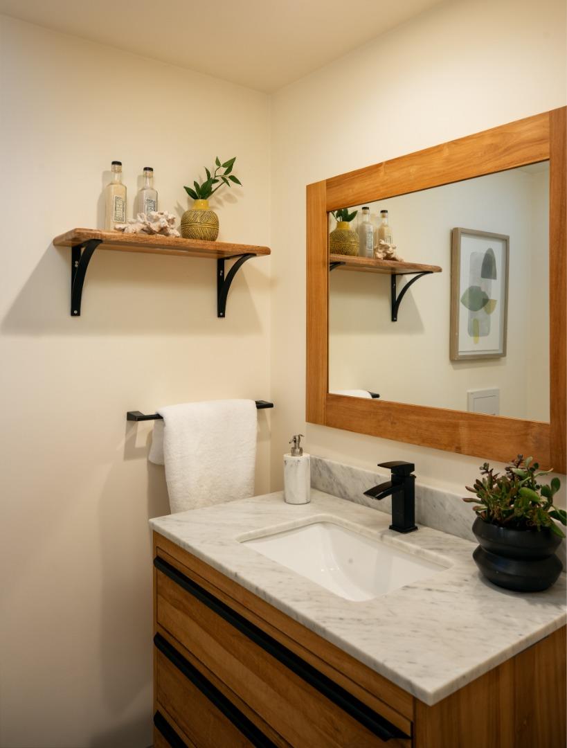 Detail Gallery Image 11 of 27 For 160 Stone Pine, Menlo Park,  CA 94025 - 3 Beds | 2/1 Baths