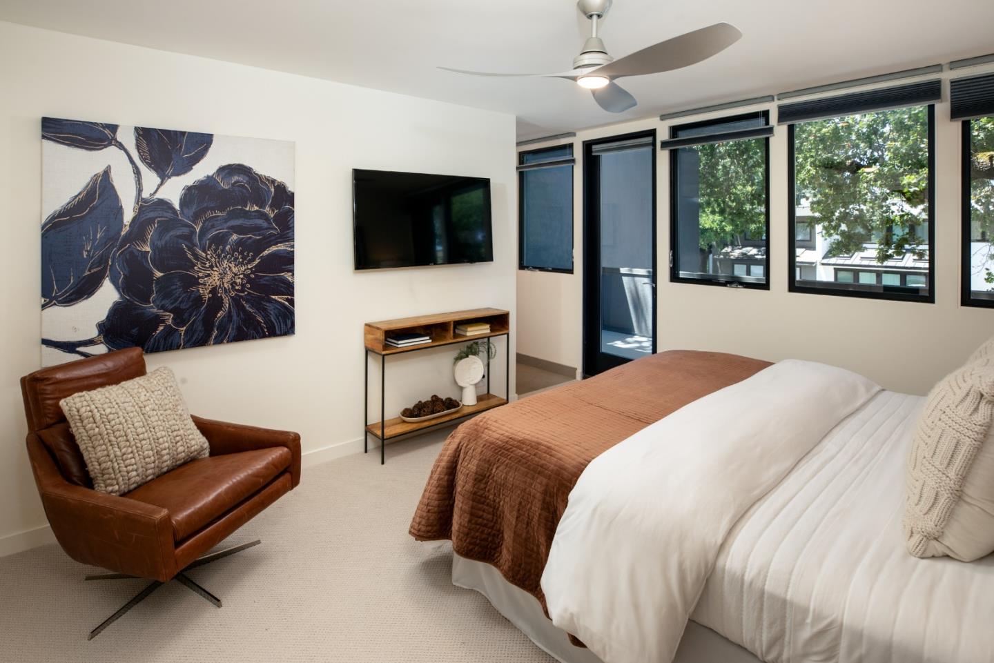 Detail Gallery Image 12 of 27 For 160 Stone Pine, Menlo Park,  CA 94025 - 3 Beds | 2/1 Baths