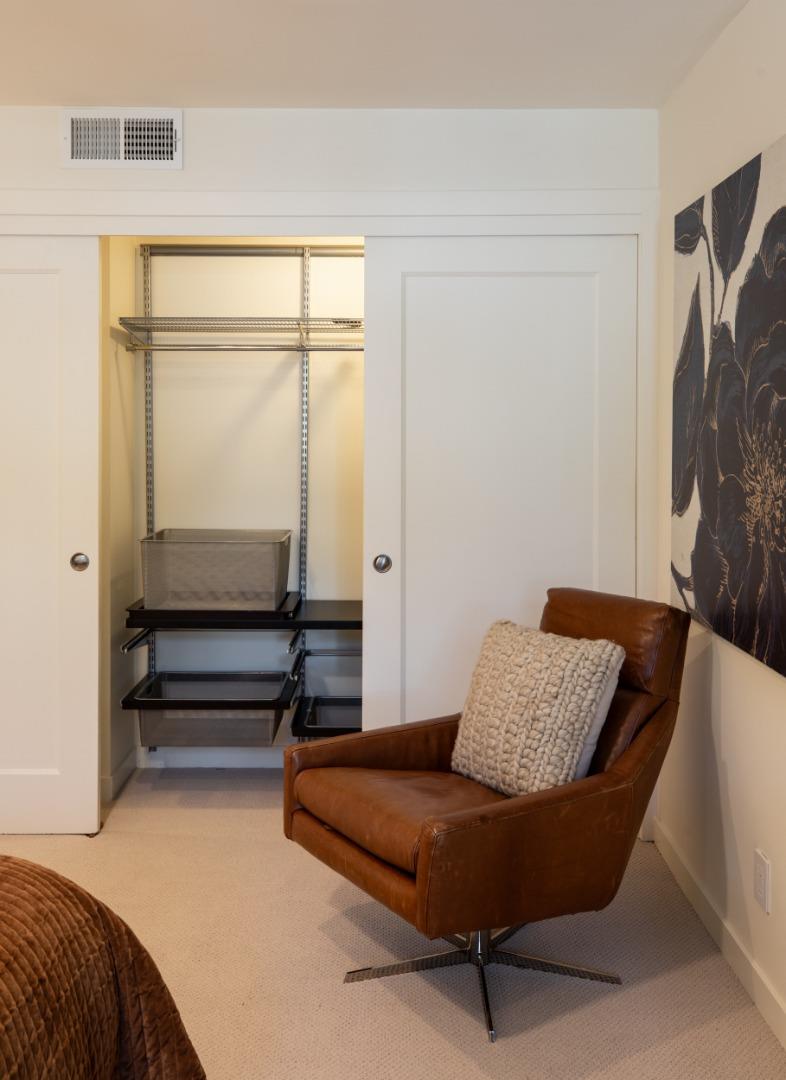 Detail Gallery Image 13 of 27 For 160 Stone Pine, Menlo Park,  CA 94025 - 3 Beds | 2/1 Baths