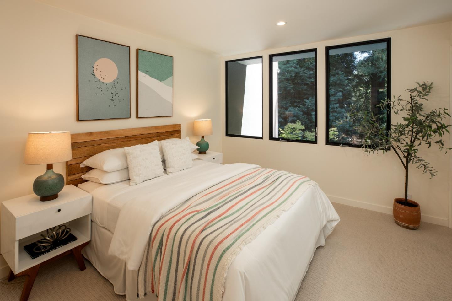 Detail Gallery Image 17 of 27 For 160 Stone Pine, Menlo Park,  CA 94025 - 3 Beds | 2/1 Baths