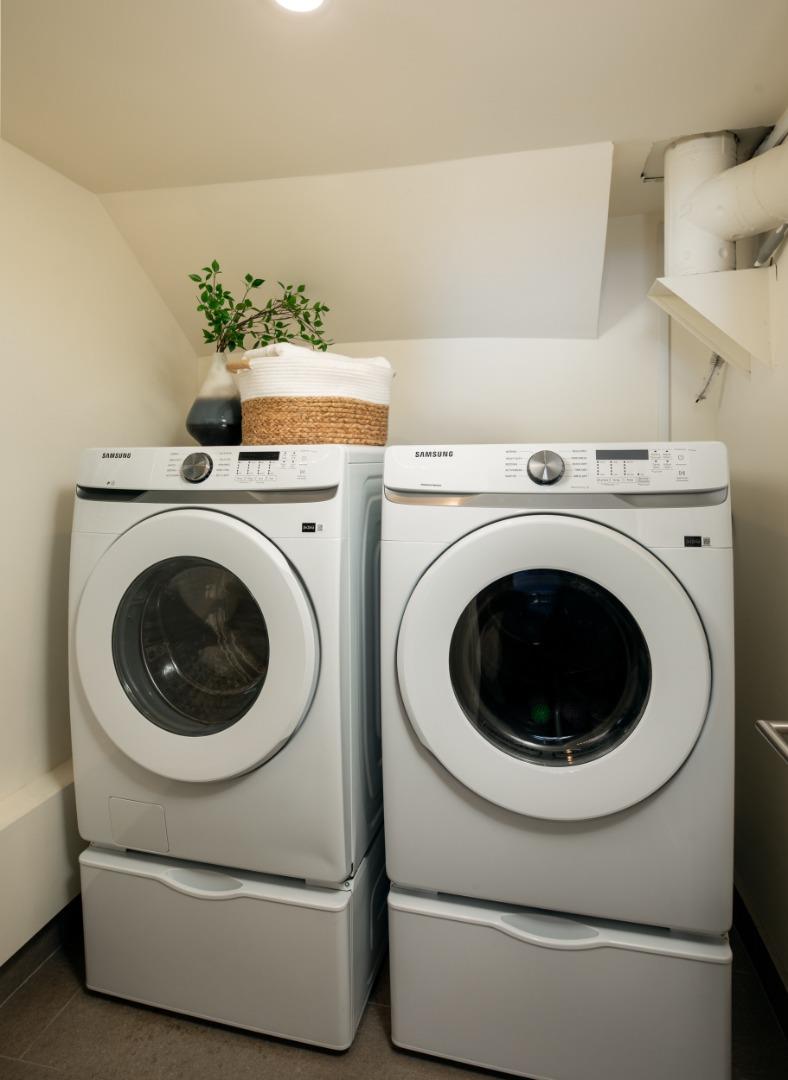 Detail Gallery Image 20 of 27 For 160 Stone Pine, Menlo Park,  CA 94025 - 3 Beds | 2/1 Baths