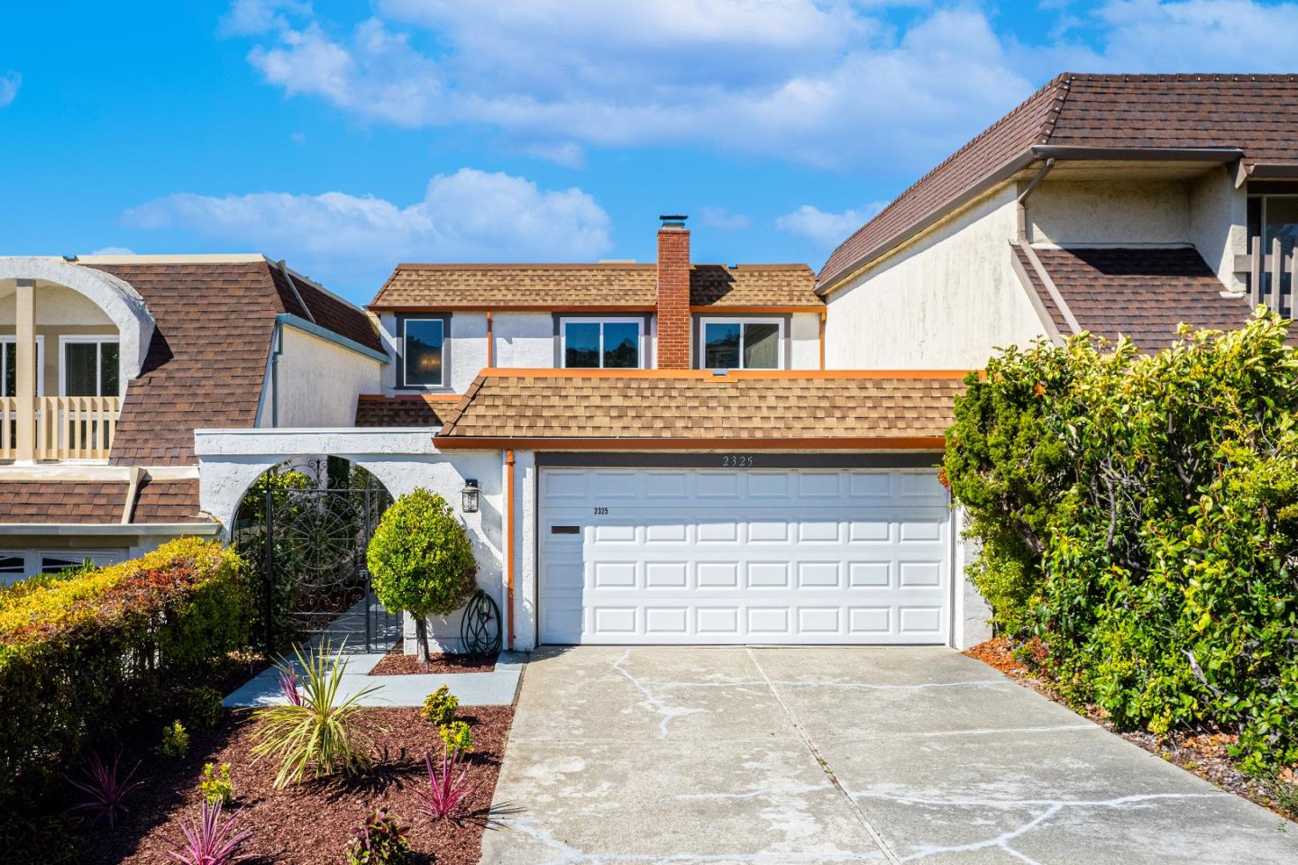 Detail Gallery Image 2 of 45 For 2325 Hastings Dr, Belmont,  CA 94002 - 3 Beds | 2/1 Baths