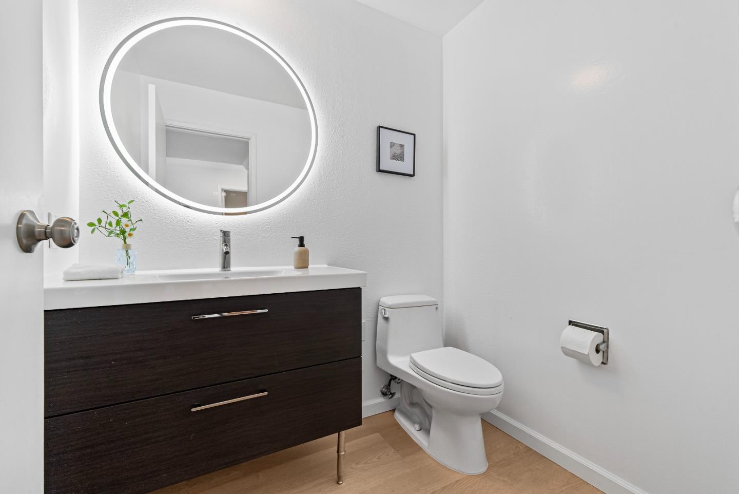 Detail Gallery Image 28 of 45 For 2325 Hastings Dr, Belmont,  CA 94002 - 3 Beds | 2/1 Baths