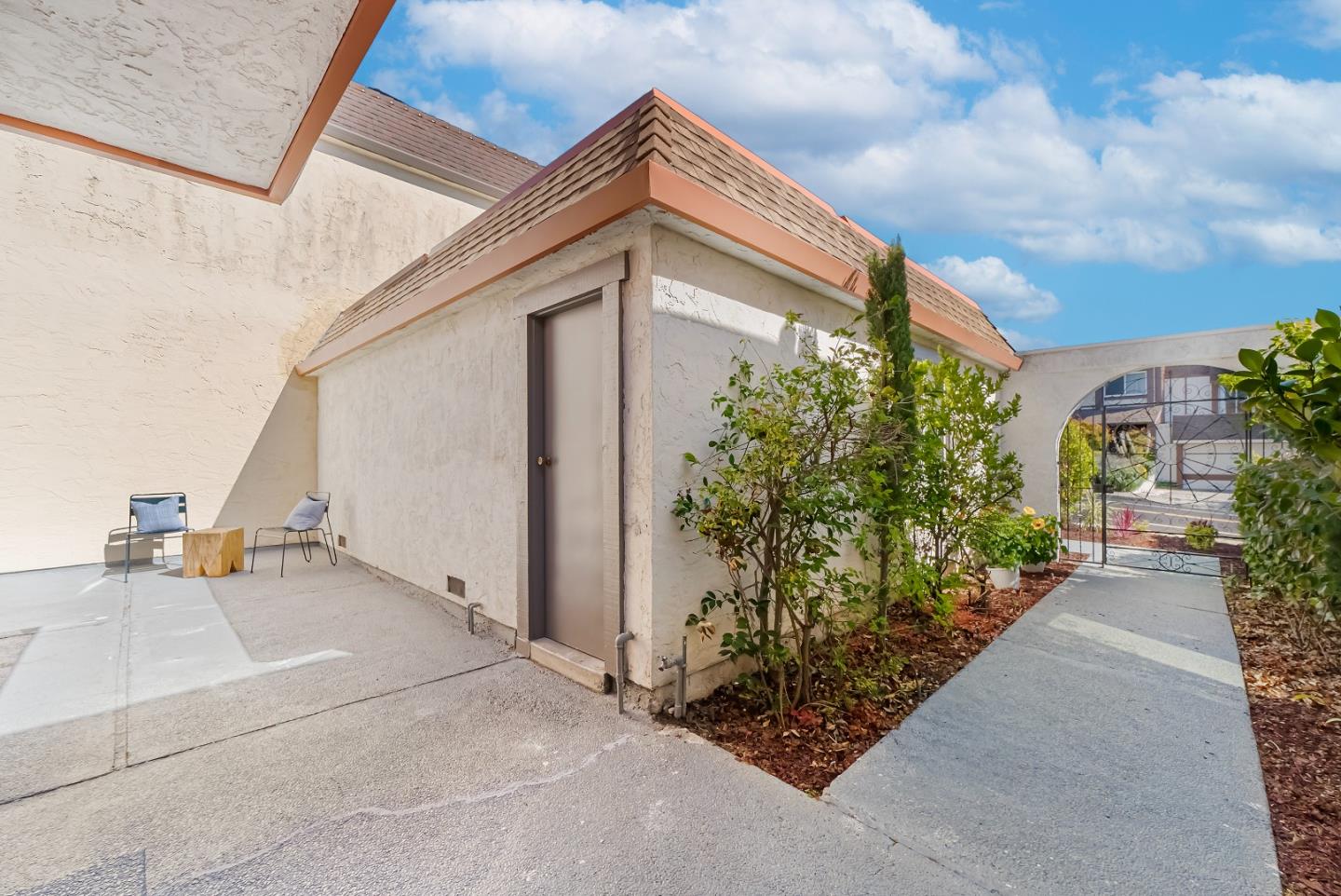 Detail Gallery Image 6 of 45 For 2325 Hastings Dr, Belmont,  CA 94002 - 3 Beds | 2/1 Baths