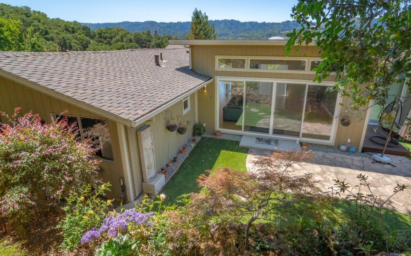 Detail Gallery Image 24 of 43 For Kiowa Ct, Portola Valley,  CA 94028 - 5 Beds | 3/1 Baths