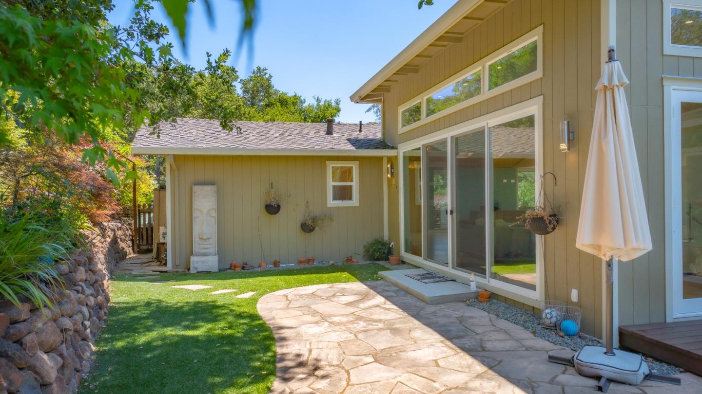 Detail Gallery Image 25 of 43 For Kiowa Ct, Portola Valley,  CA 94028 - 5 Beds | 3/1 Baths