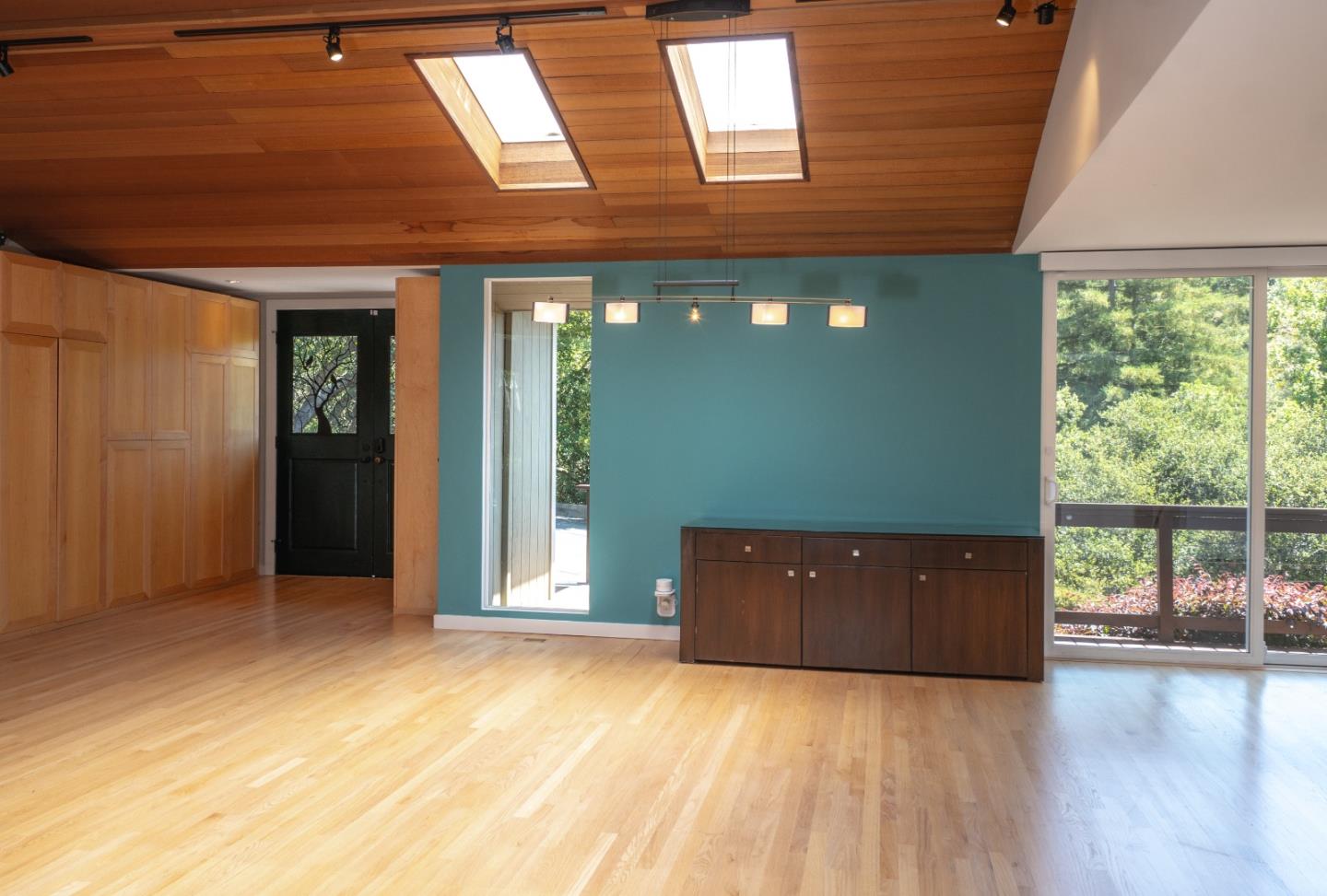 Detail Gallery Image 6 of 43 For Kiowa Ct, Portola Valley,  CA 94028 - 5 Beds | 3/1 Baths