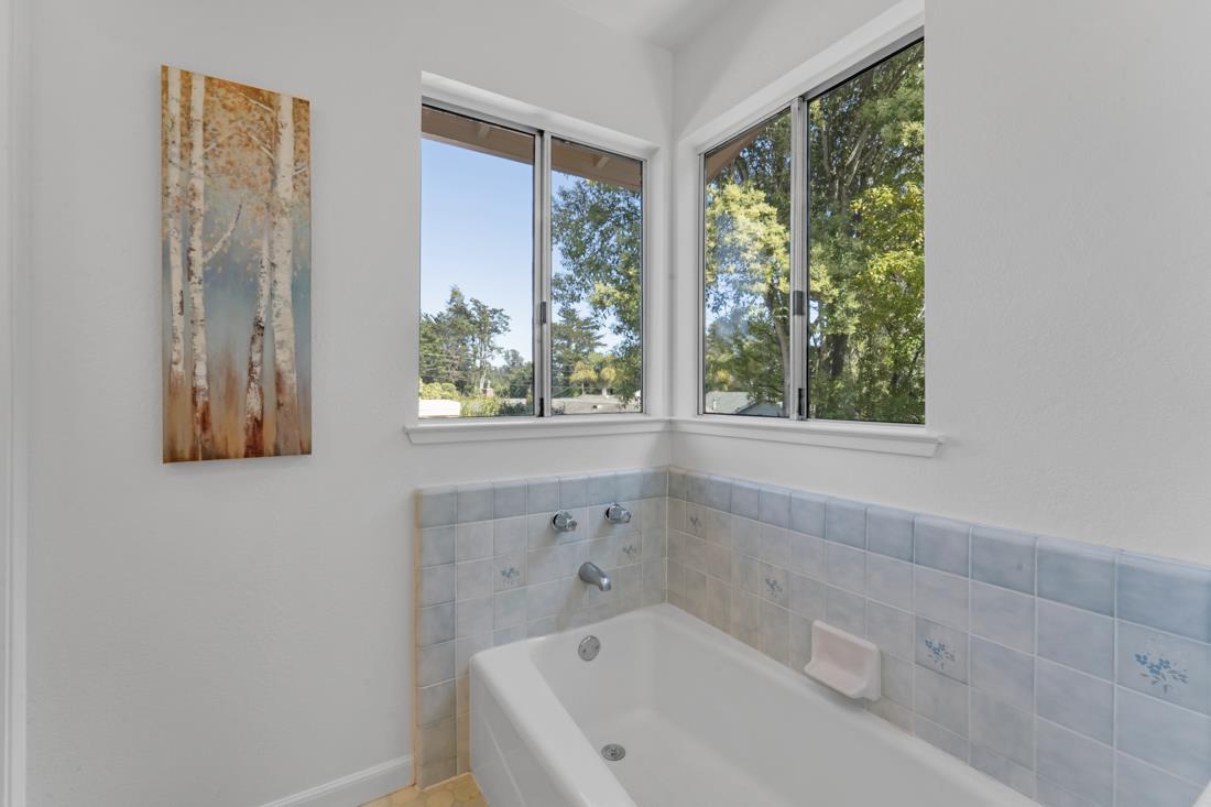 Detail Gallery Image 15 of 39 For 2529 Orchard St, Soquel,  CA 95073 - 4 Beds | 2 Baths