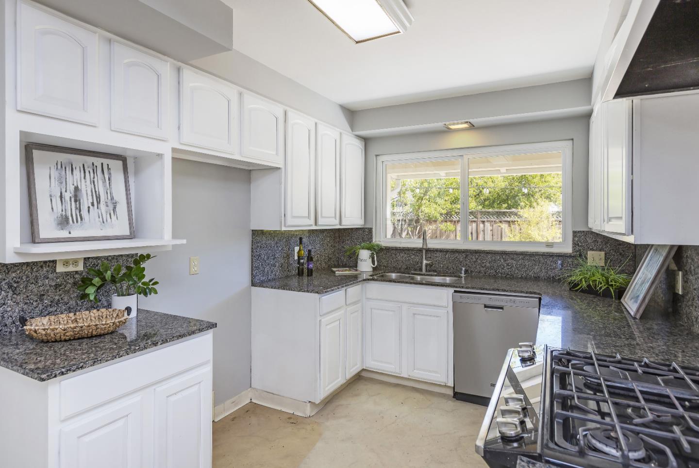 Detail Gallery Image 13 of 64 For 19866 Buckhaven Ln, Saratoga,  CA 95070 - 4 Beds | 3 Baths