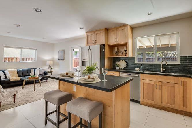 Detail Gallery Image 6 of 24 For 1461 Johnson Ave, San Jose,  CA 95129 - 4 Beds | 3 Baths