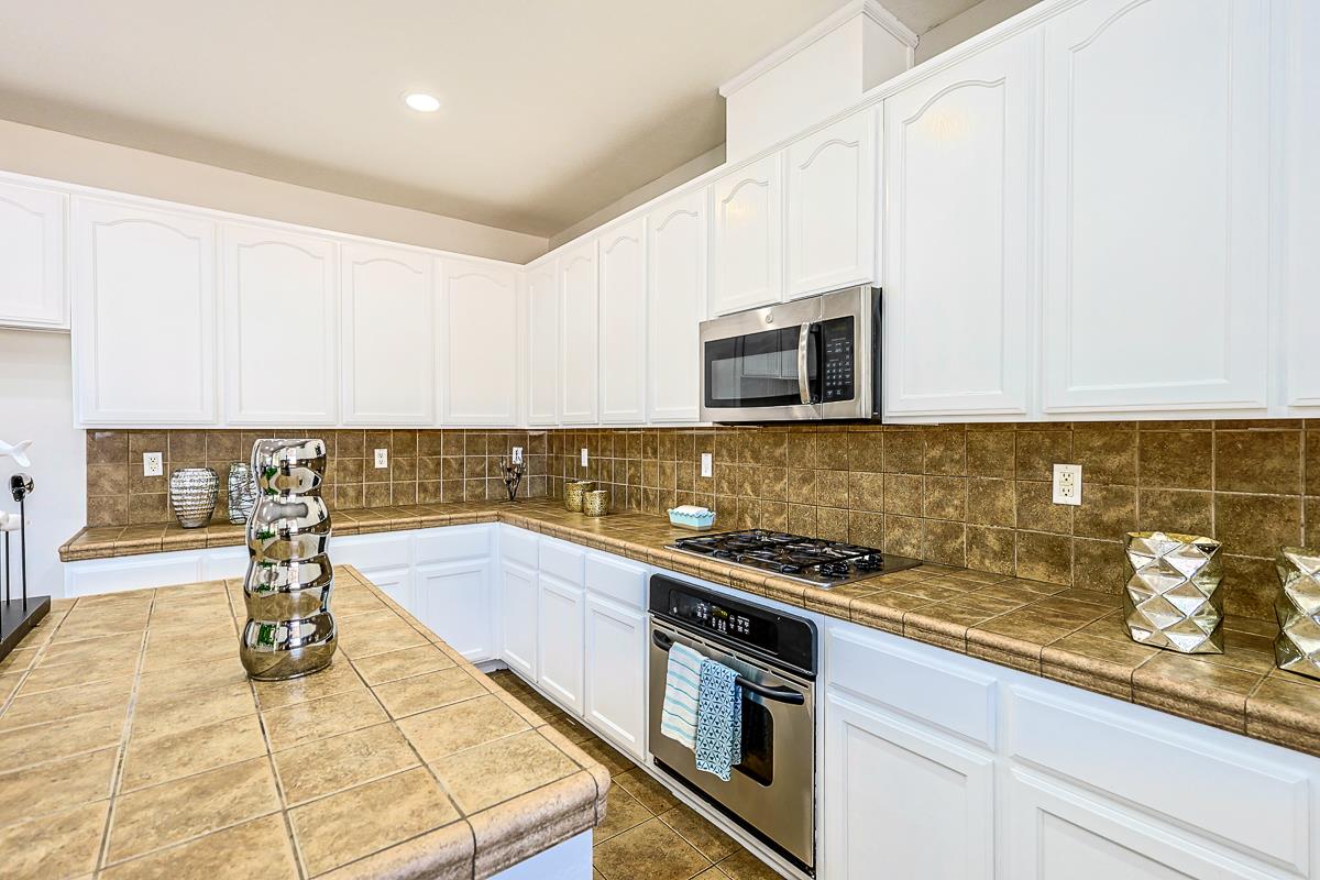 Detail Gallery Image 16 of 39 For 2335 Cypress Dr, Tracy,  CA 95377 - 6 Beds | 3 Baths