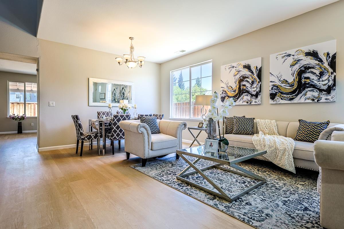 Detail Gallery Image 4 of 39 For 2335 Cypress Dr, Tracy,  CA 95377 - 6 Beds | 3 Baths