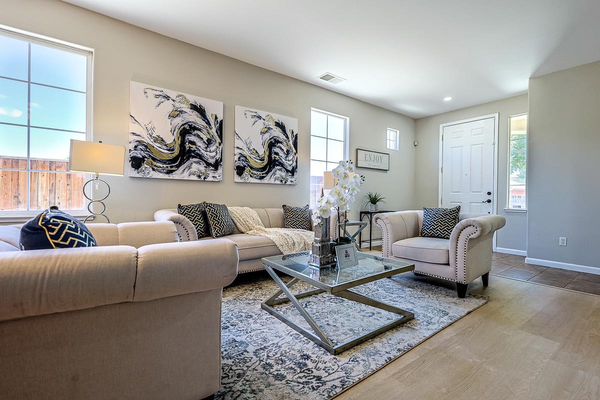 Detail Gallery Image 5 of 39 For 2335 Cypress Dr, Tracy,  CA 95377 - 6 Beds | 3 Baths