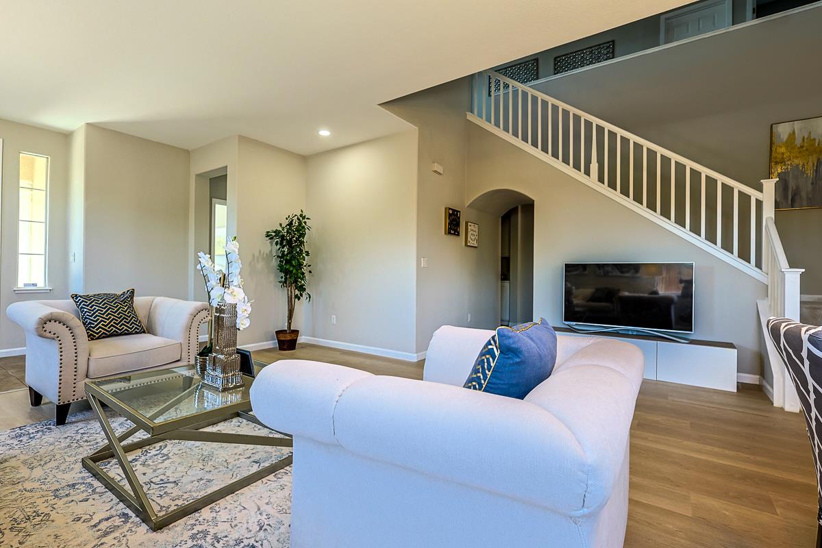 Detail Gallery Image 6 of 39 For 2335 Cypress Dr, Tracy,  CA 95377 - 6 Beds | 3 Baths