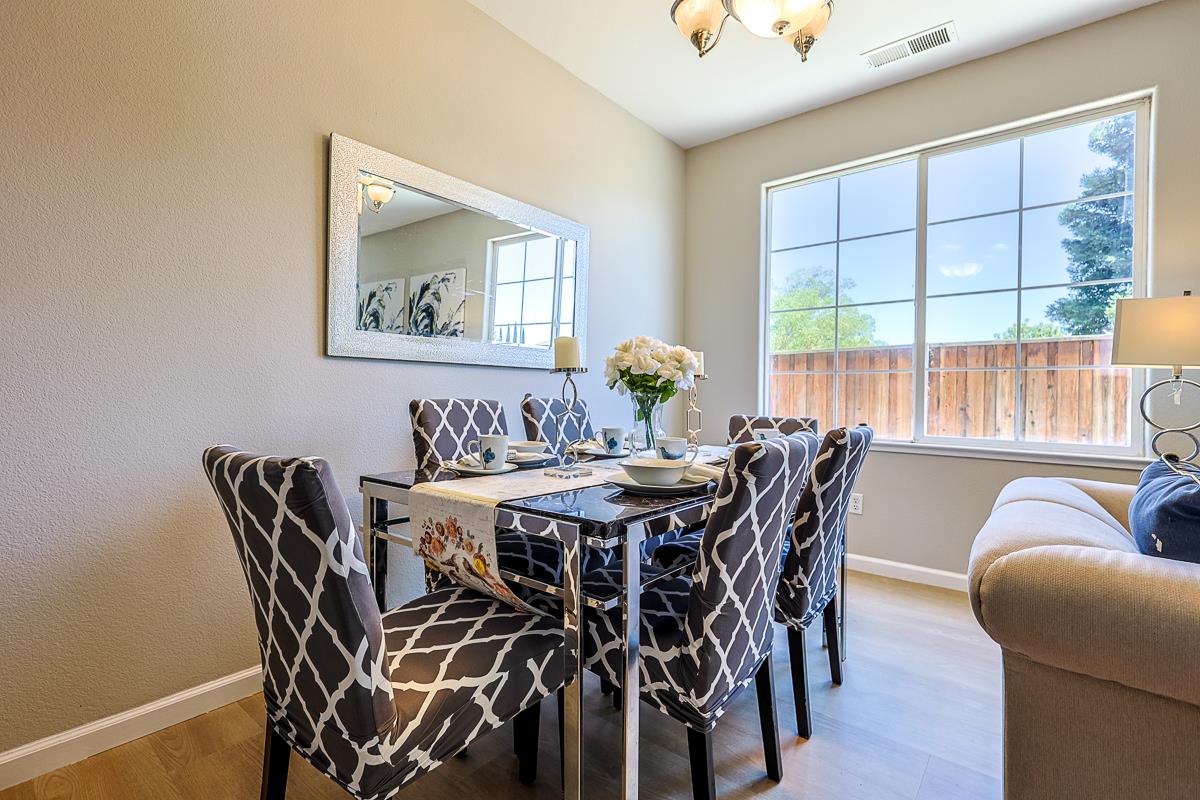 Detail Gallery Image 7 of 39 For 2335 Cypress Dr, Tracy,  CA 95377 - 6 Beds | 3 Baths