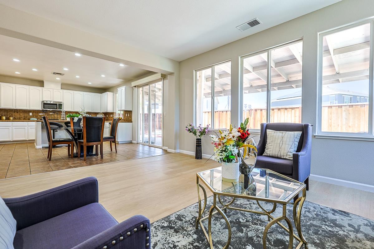 Detail Gallery Image 9 of 39 For 2335 Cypress Dr, Tracy,  CA 95377 - 6 Beds | 3 Baths