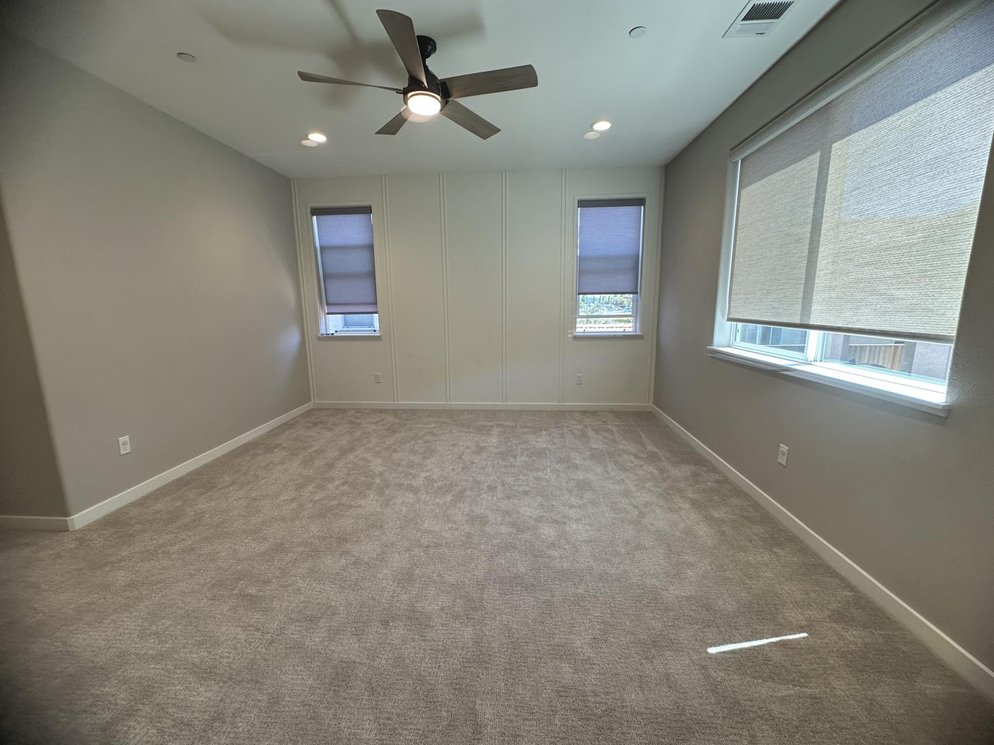 Detail Gallery Image 12 of 20 For 515 Shearwater St, Hollister,  CA 95023 - 3 Beds | 2/1 Baths