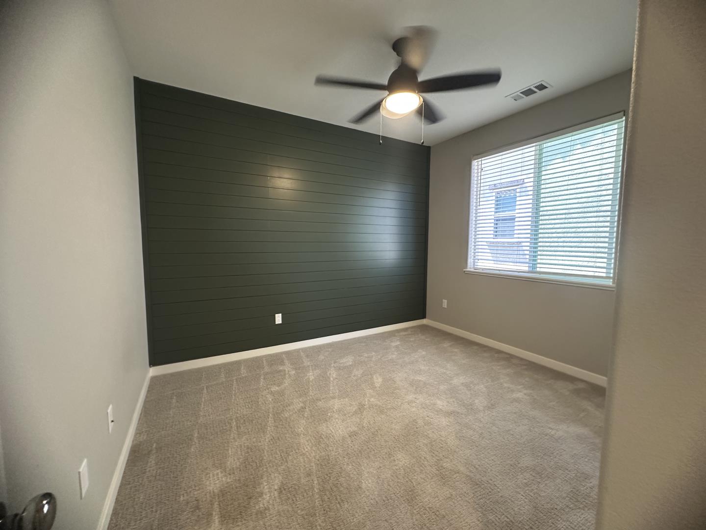 Detail Gallery Image 14 of 20 For 515 Shearwater St, Hollister,  CA 95023 - 3 Beds | 2/1 Baths