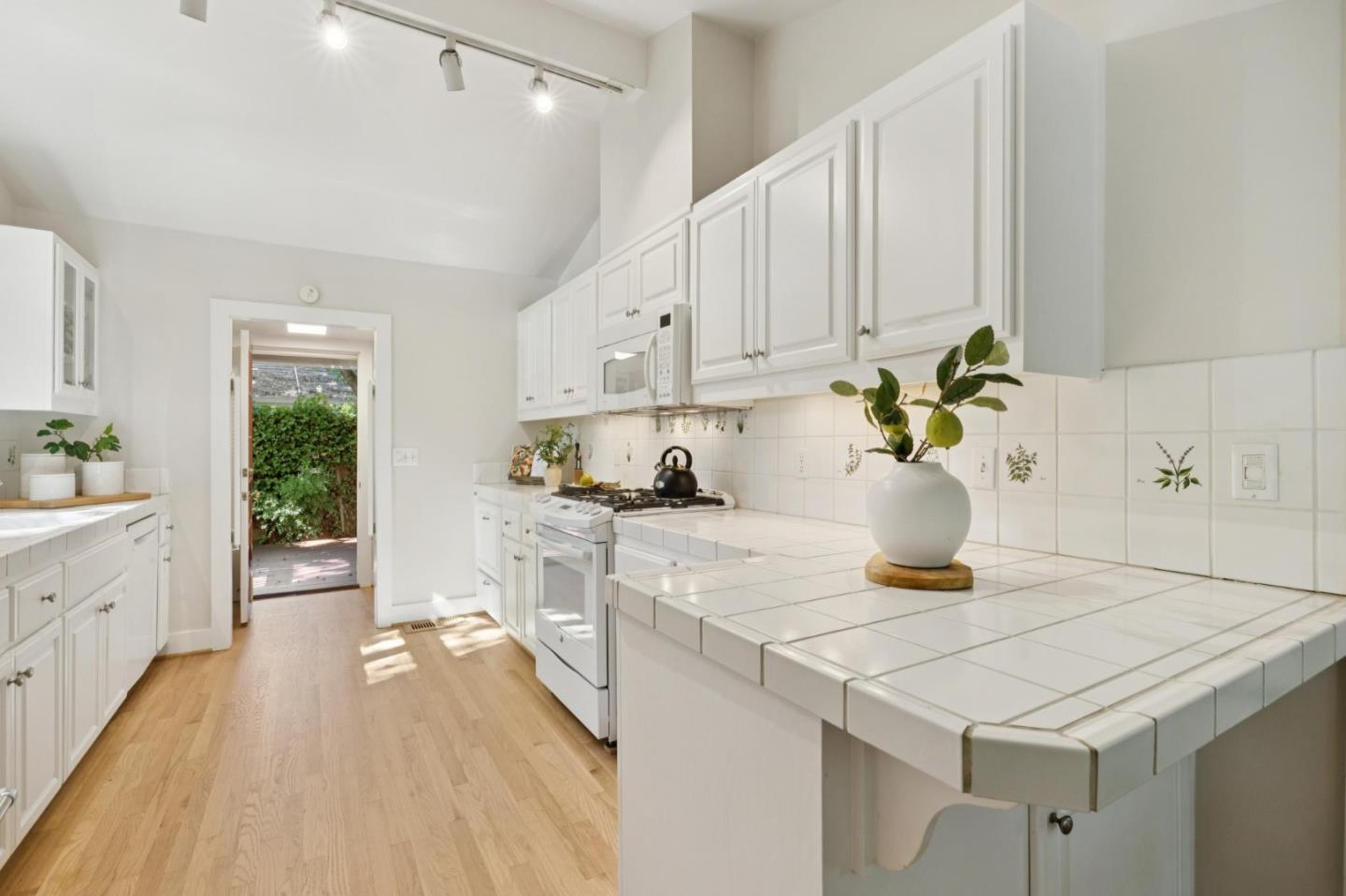 Detail Gallery Image 33 of 84 For 327 Bachman Ave, Los Gatos,  CA 95030 - 3 Beds | 2 Baths