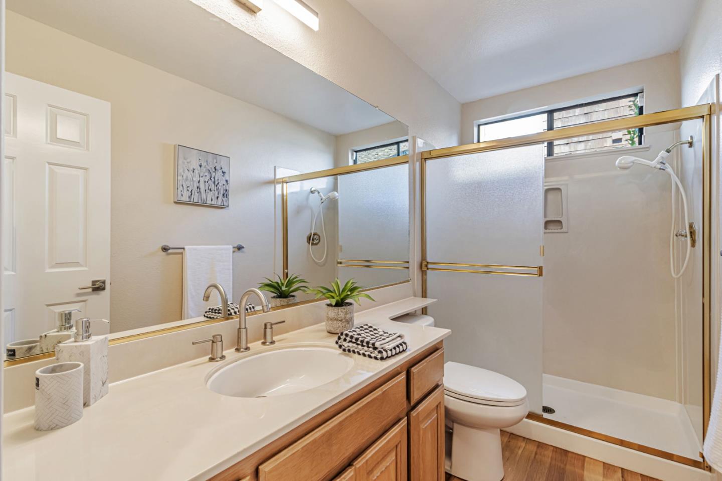 Detail Gallery Image 22 of 33 For 2959 Sea View Pkwy, Alameda,  CA 94502 - 4 Beds | 3 Baths