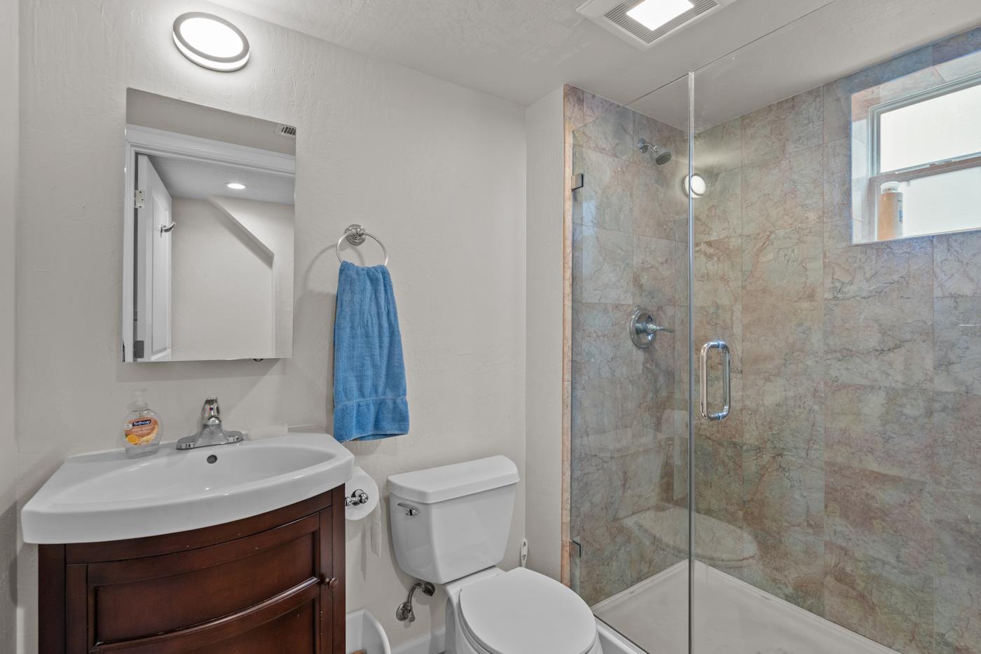 Detail Gallery Image 22 of 31 For 42 Skyline Dr, Daly City,  CA 94015 - 6 Beds | 3 Baths