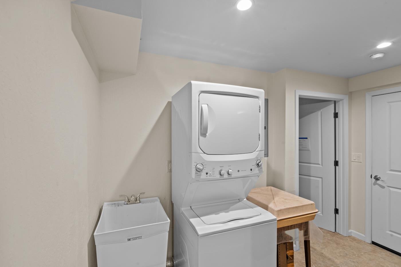 Detail Gallery Image 23 of 31 For 42 Skyline Dr, Daly City,  CA 94015 - 6 Beds | 3 Baths