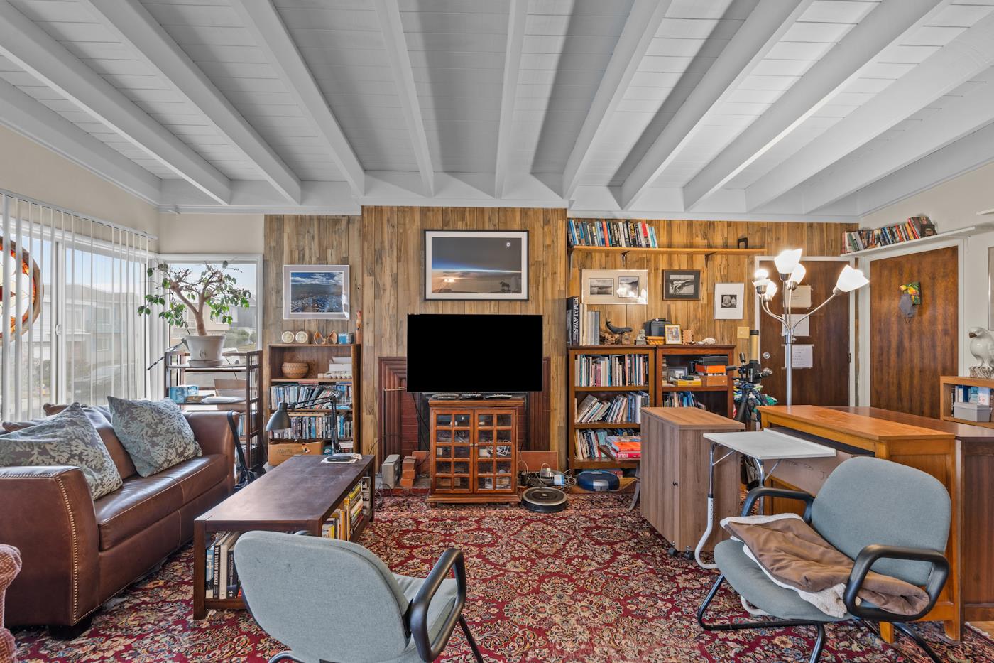 Detail Gallery Image 4 of 31 For 42 Skyline Dr, Daly City,  CA 94015 - 6 Beds | 3 Baths