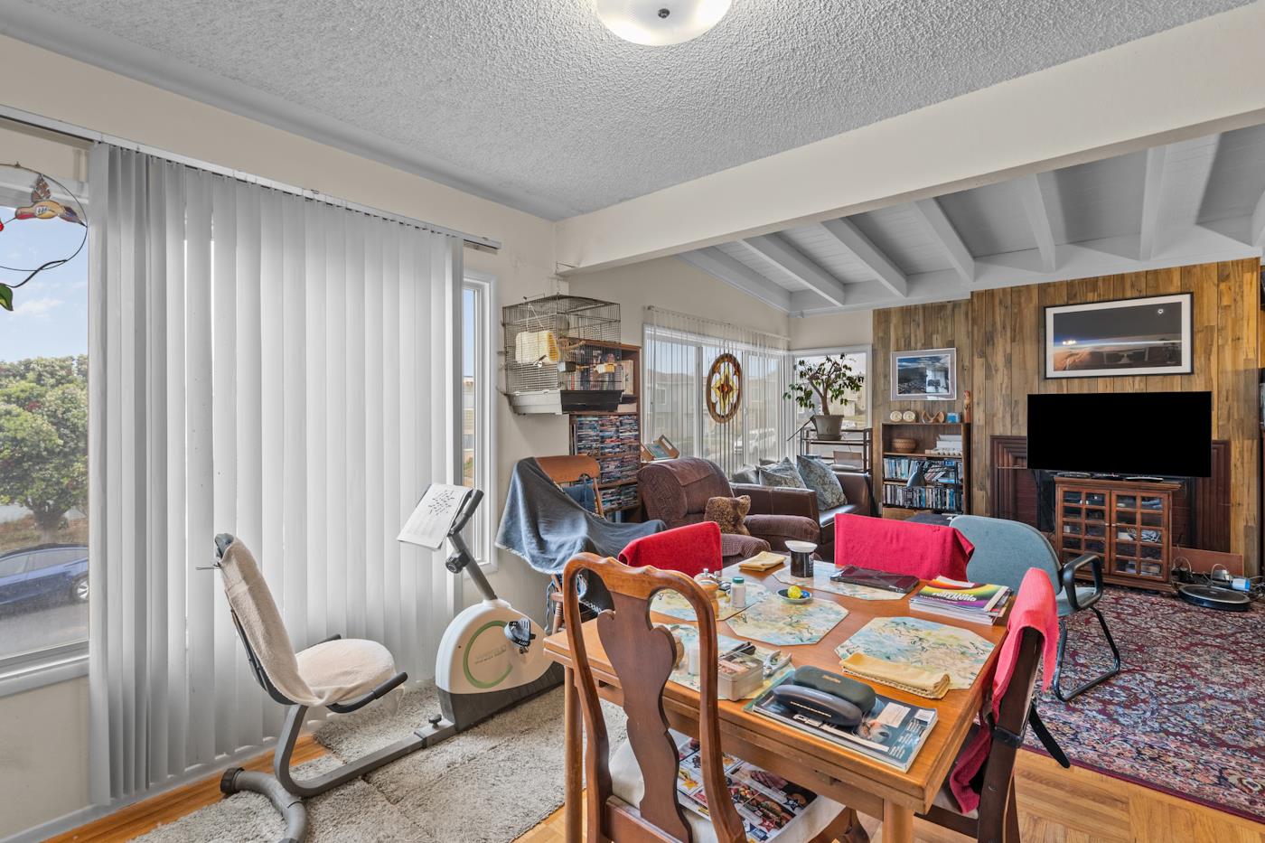 Detail Gallery Image 7 of 31 For 42 Skyline Dr, Daly City,  CA 94015 - 6 Beds | 3 Baths