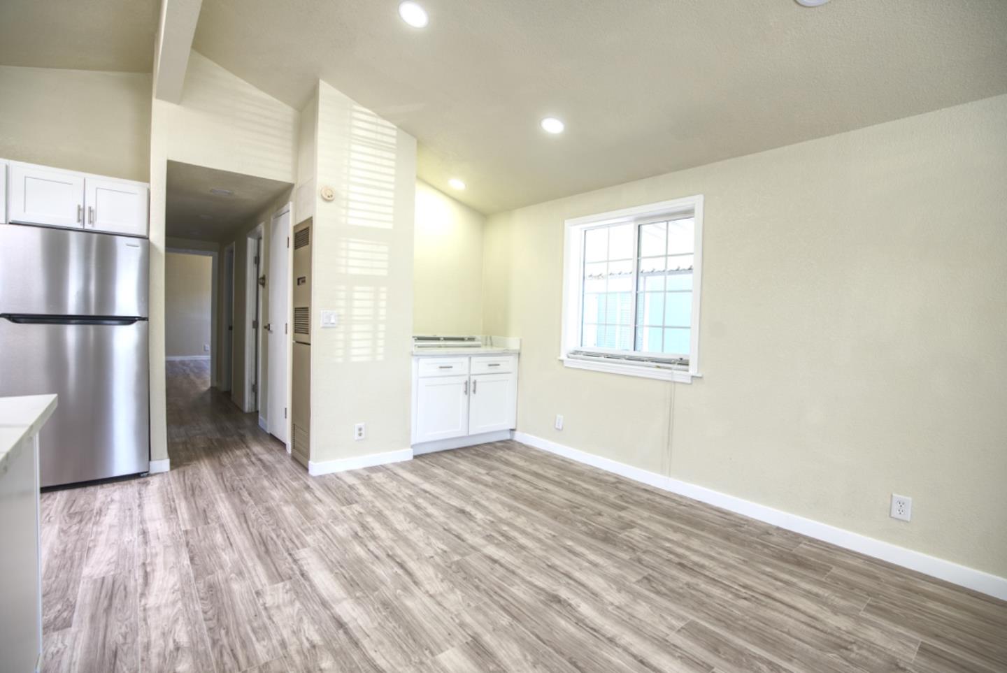 Detail Gallery Image 3 of 10 For 501 Moorpark Ave #99,  Mountain View,  CA 94041 - 2 Beds | 2 Baths
