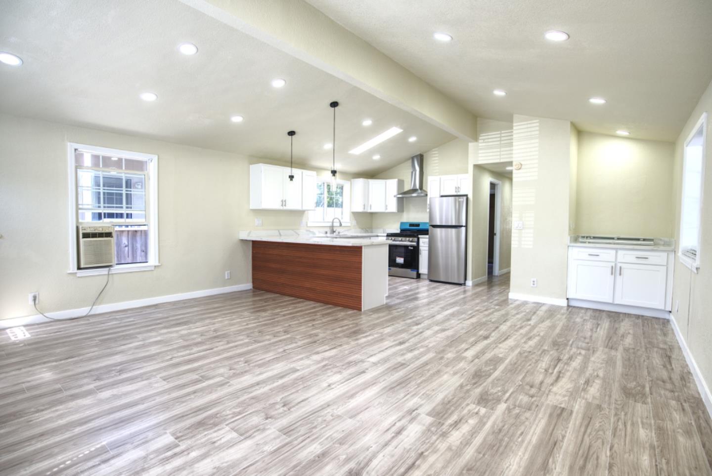 Detail Gallery Image 8 of 10 For 501 Moorpark Ave #99,  Mountain View,  CA 94041 - 2 Beds | 2 Baths