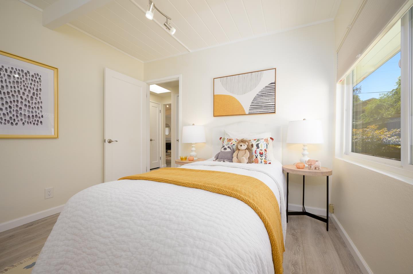 Detail Gallery Image 17 of 24 For 3222 Ramona St, Palo Alto,  CA 94306 - 4 Beds | 2 Baths