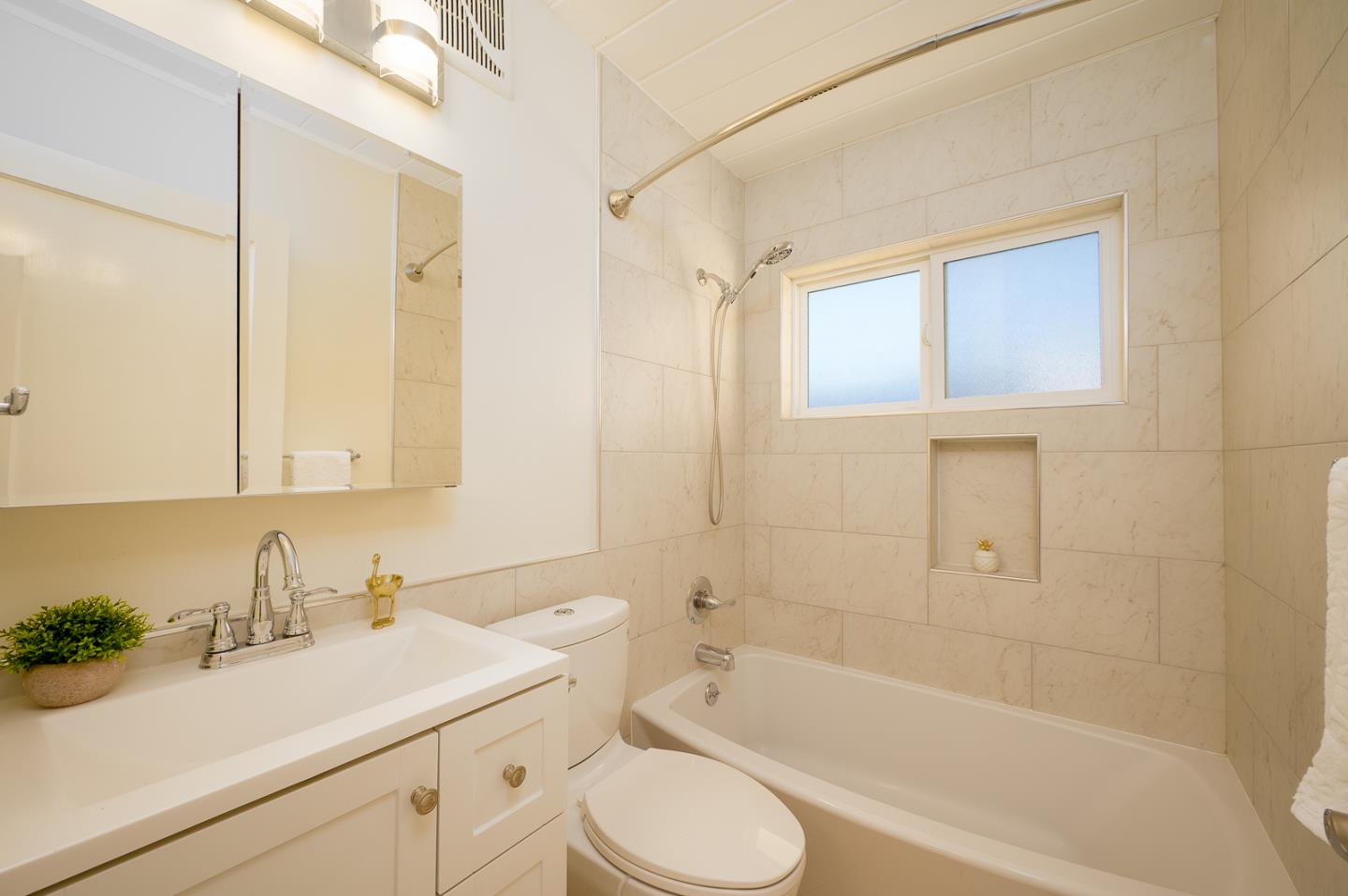 Detail Gallery Image 20 of 24 For 3222 Ramona St, Palo Alto,  CA 94306 - 4 Beds | 2 Baths