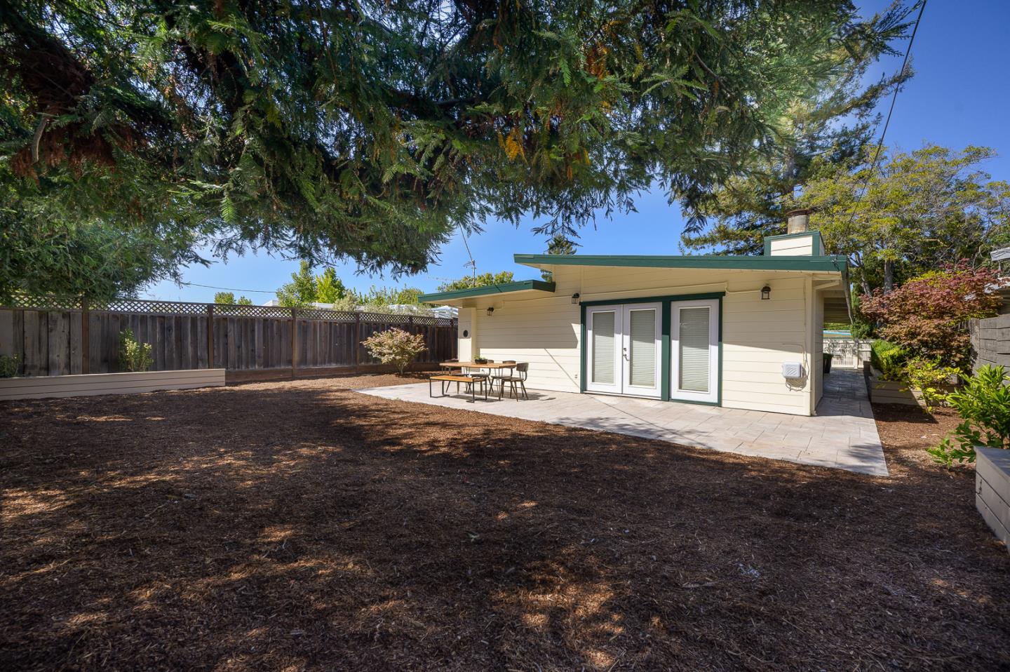 Detail Gallery Image 22 of 24 For 3222 Ramona St, Palo Alto,  CA 94306 - 4 Beds | 2 Baths