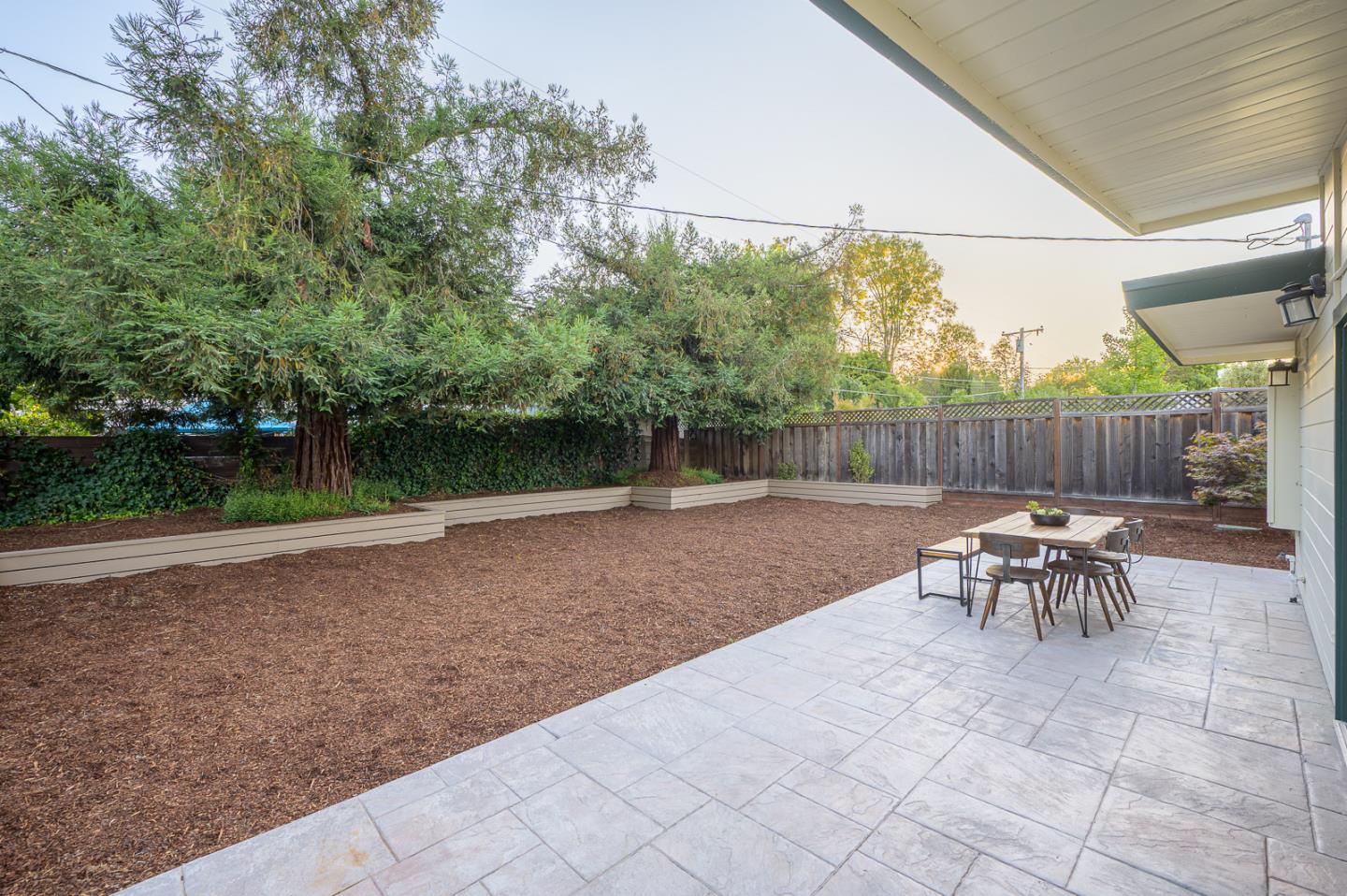 Detail Gallery Image 5 of 24 For 3222 Ramona St, Palo Alto,  CA 94306 - 4 Beds | 2 Baths