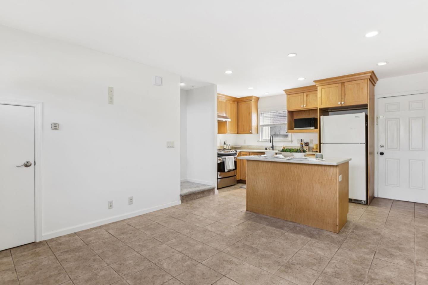 Detail Gallery Image 12 of 31 For 775 Mermaid Ave, Pacific Grove,  CA 93950 - 1 Beds | 1 Baths