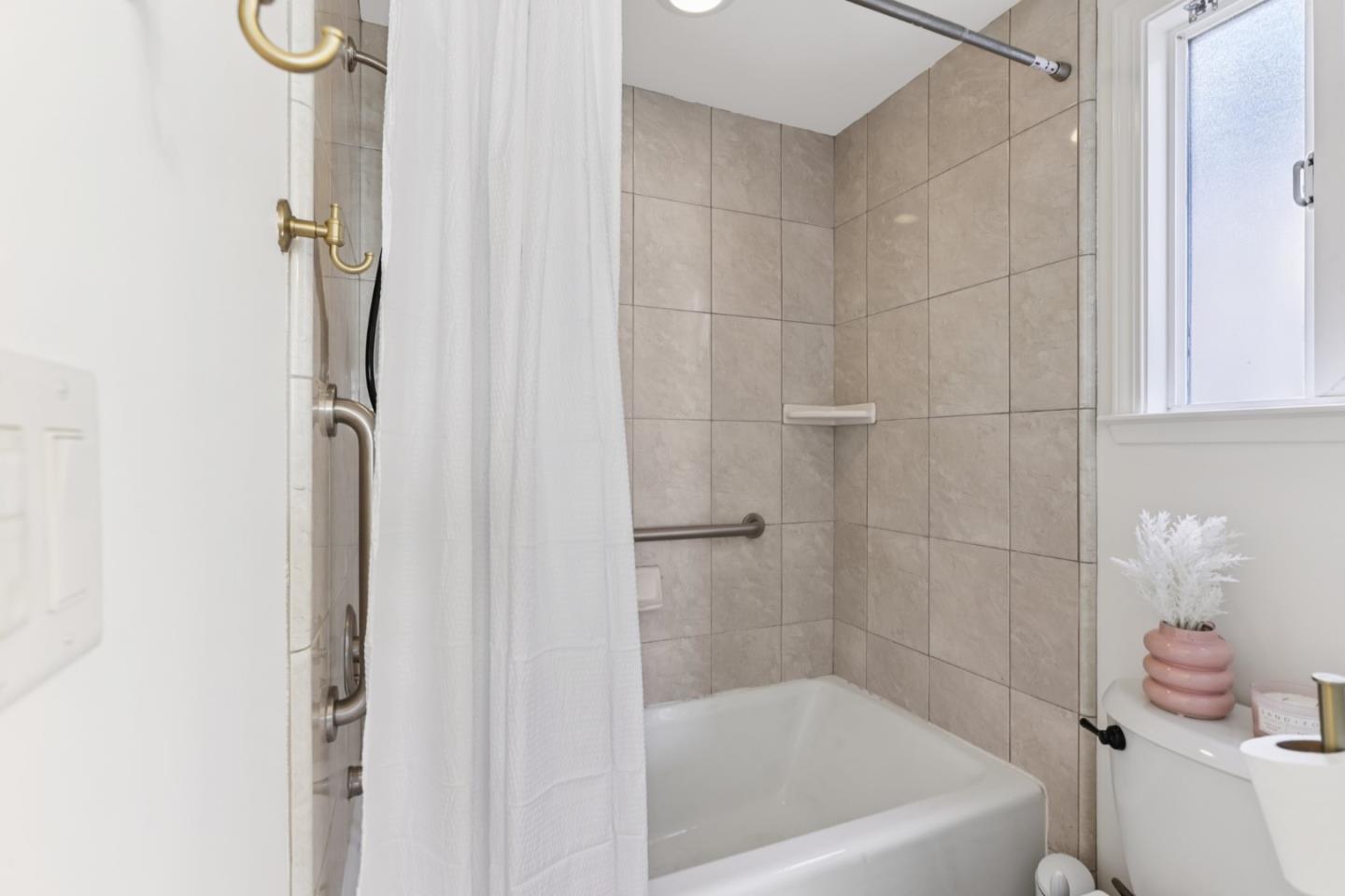 Detail Gallery Image 19 of 31 For 775 Mermaid Ave, Pacific Grove,  CA 93950 - 1 Beds | 1 Baths