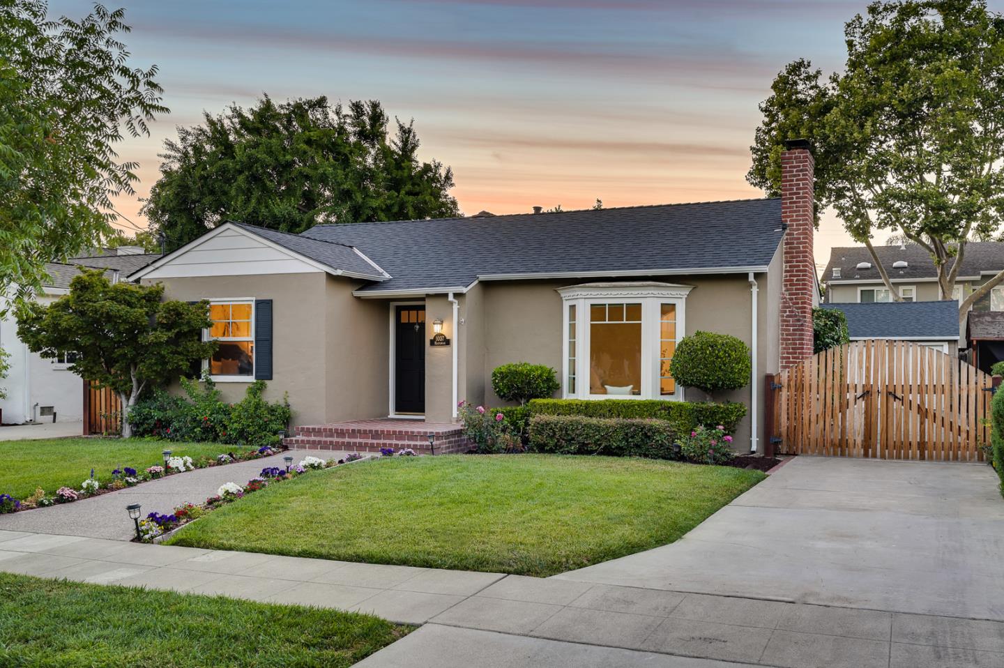 Detail Gallery Image 2 of 33 For 1037 Hazelwood Ave, San Jose,  CA 95125 - 3 Beds | 2 Baths