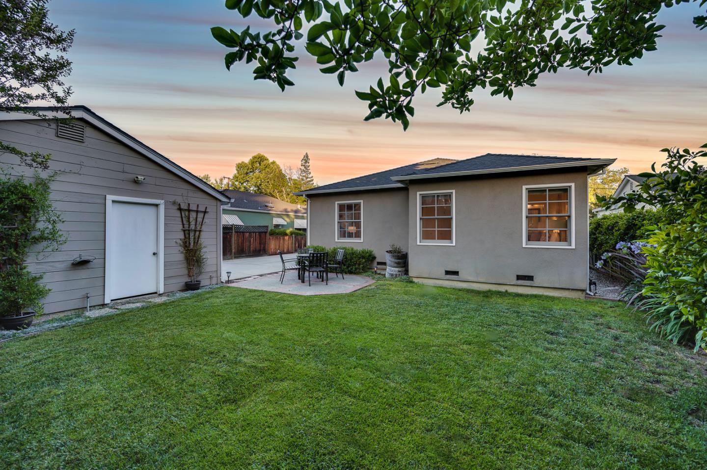 Detail Gallery Image 4 of 33 For 1037 Hazelwood Ave, San Jose,  CA 95125 - 3 Beds | 2 Baths