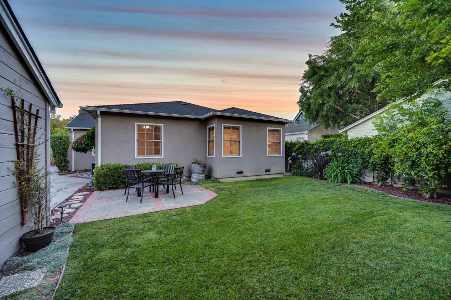 Detail Gallery Image 5 of 33 For 1037 Hazelwood Ave, San Jose,  CA 95125 - 3 Beds | 2 Baths
