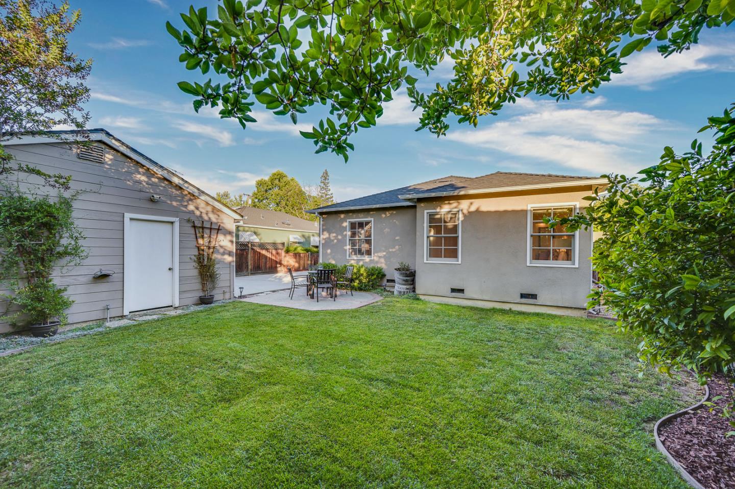 Detail Gallery Image 6 of 33 For 1037 Hazelwood Ave, San Jose,  CA 95125 - 3 Beds | 2 Baths