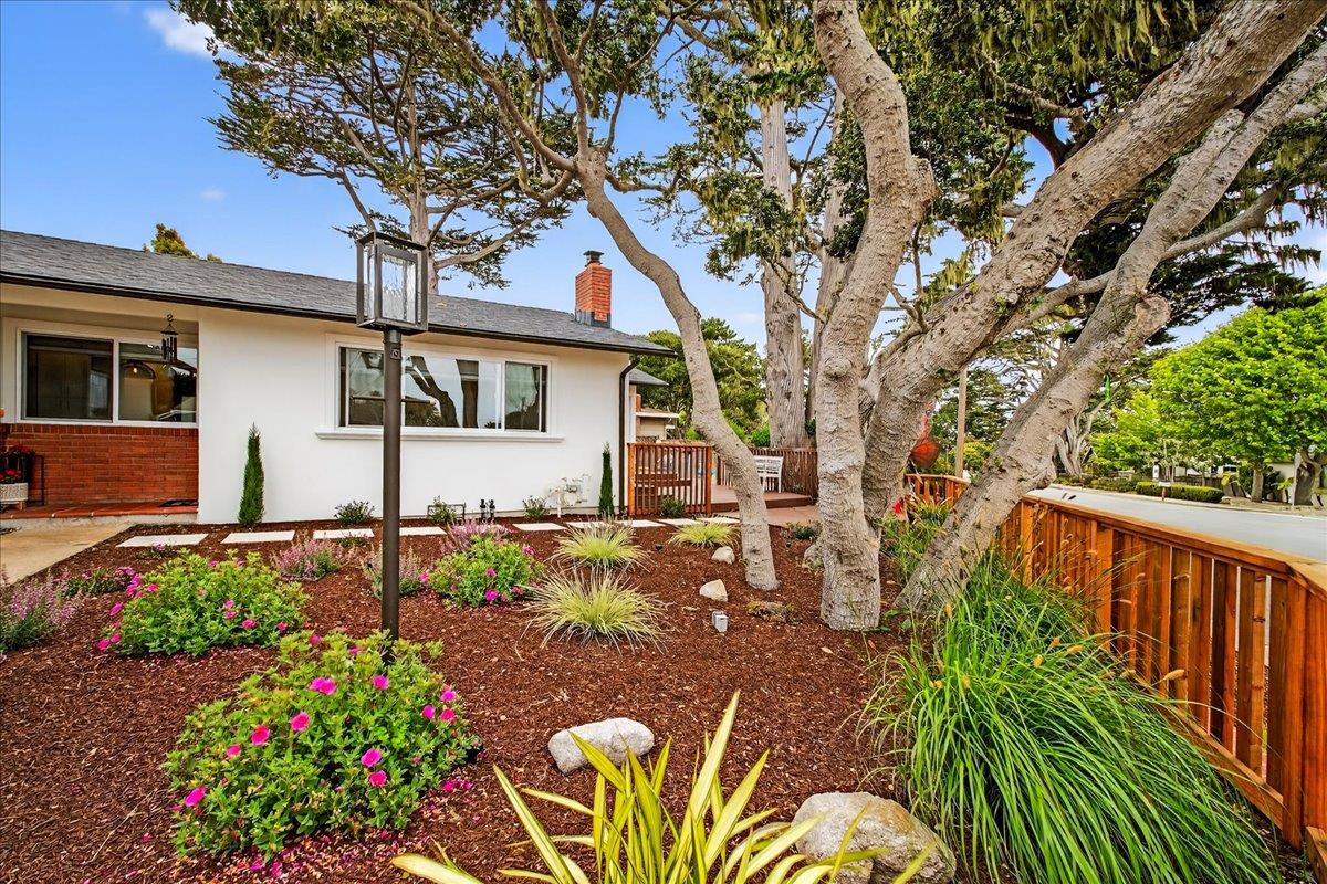 Detail Gallery Image 11 of 50 For 255 Sinex, Pacific Grove,  CA 93950 - 3 Beds | 2 Baths