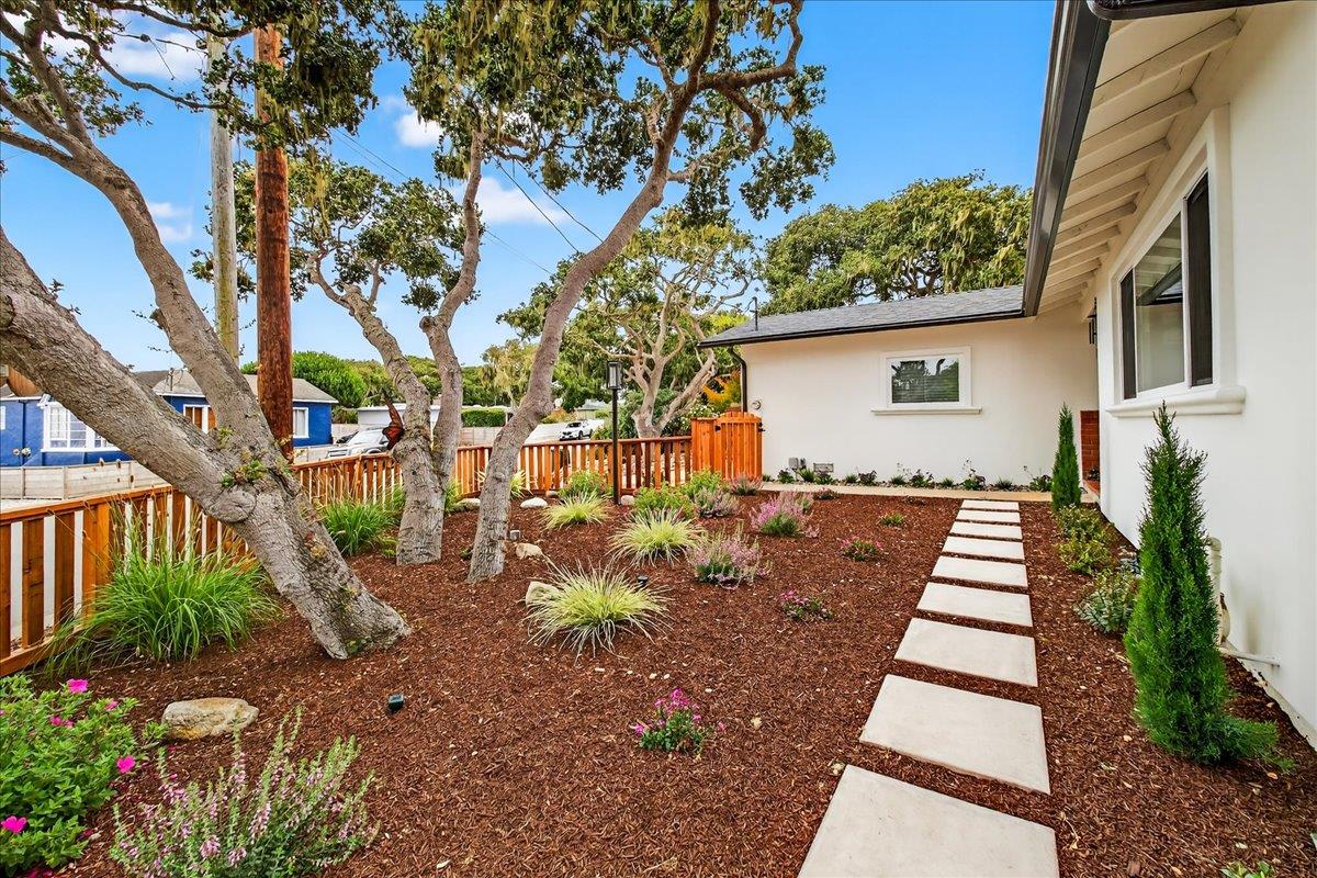 Detail Gallery Image 12 of 50 For 255 Sinex, Pacific Grove,  CA 93950 - 3 Beds | 2 Baths