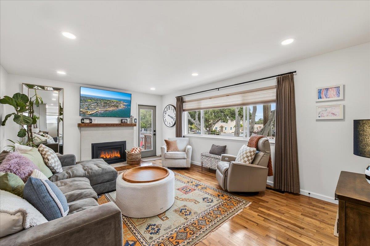 Detail Gallery Image 14 of 50 For 255 Sinex, Pacific Grove,  CA 93950 - 3 Beds | 2 Baths