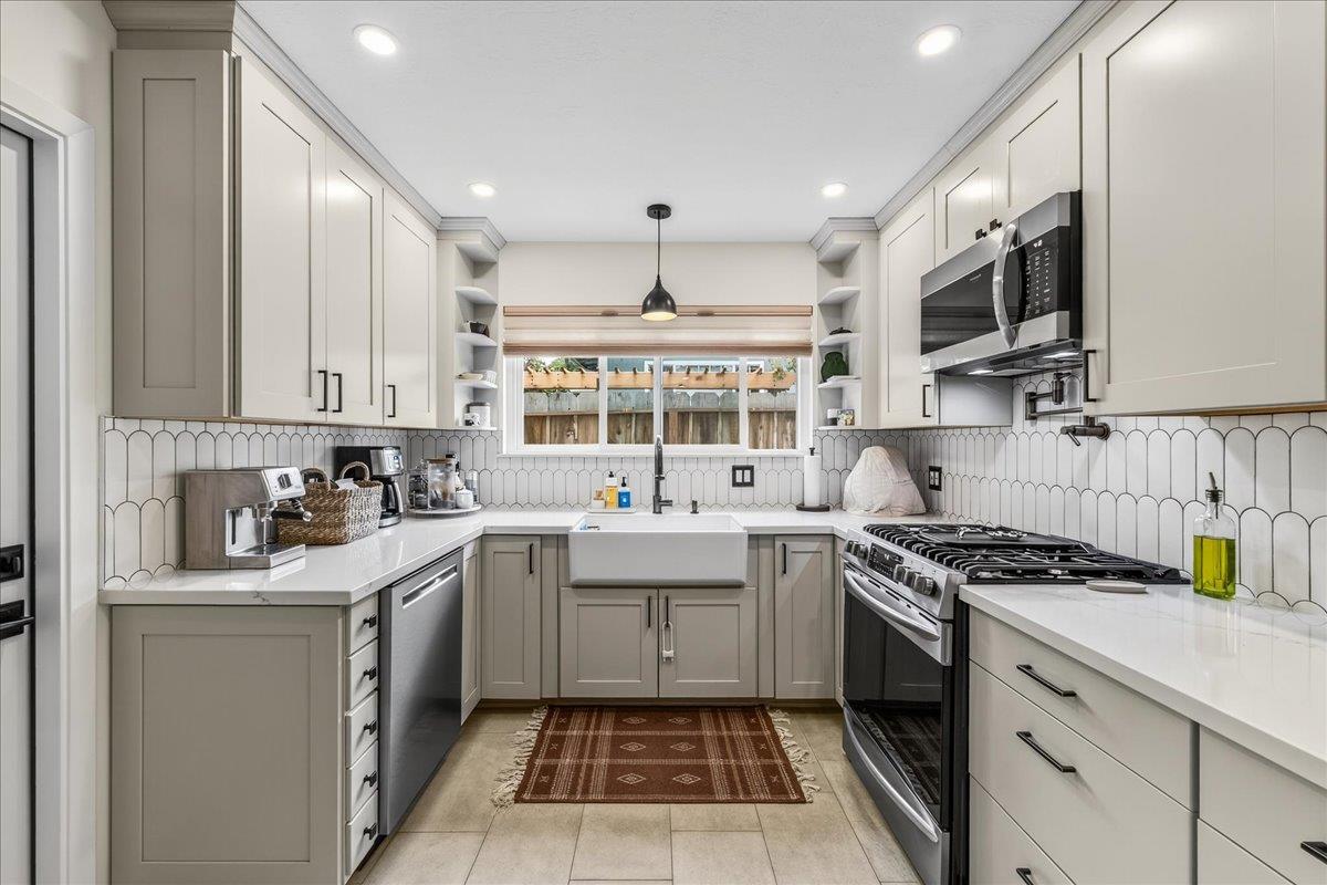 Detail Gallery Image 28 of 50 For 255 Sinex, Pacific Grove,  CA 93950 - 3 Beds | 2 Baths