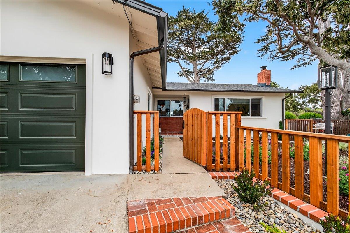 Detail Gallery Image 5 of 50 For 255 Sinex, Pacific Grove,  CA 93950 - 3 Beds | 2 Baths